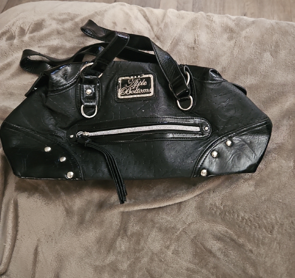 Apple Bottoms Black Leather Shoulder Bag with Sporty Design